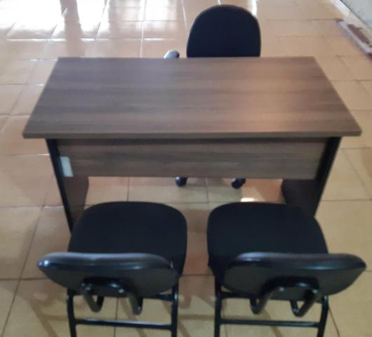 Vende se moveis de escritorio