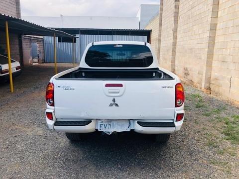 Mitsubishi L200 Triton 3.5 4x4 - Foto 3