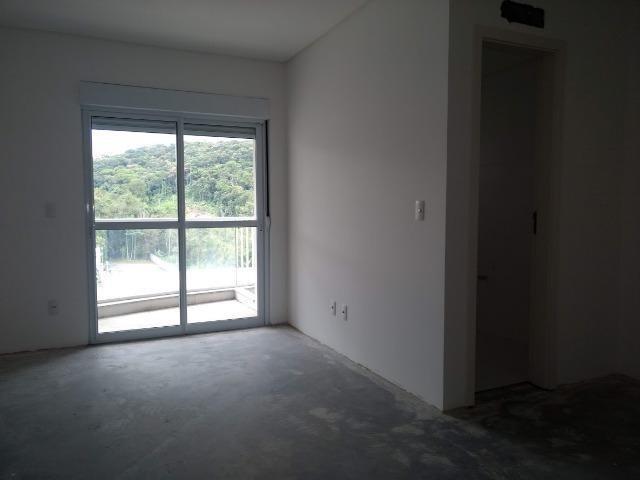 Lindo apto com 3 suítes, localizado numa das regiões mais bonita e valorizada de Joinville - Foto 14