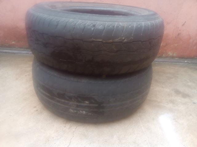 Os 2 pneus aro 16