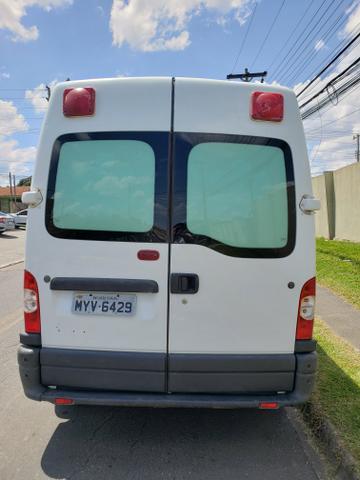 Ambulancia renalt master - Foto 3