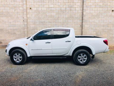 Mitsubishi L200 Triton 3.5 4x4 - Foto 2