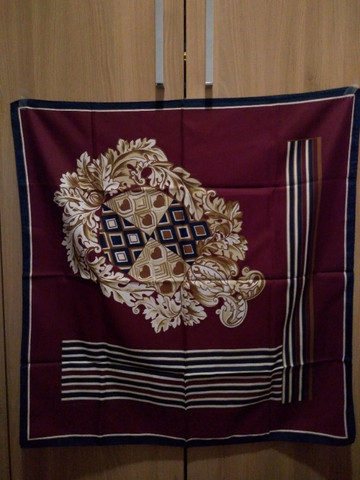 Lenço estampado italiano
