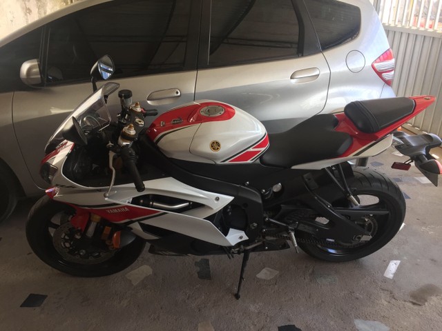 YAMAHA R6