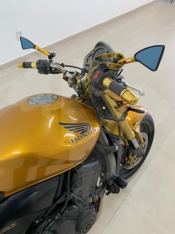 VENDE SE UMA HONDA HORNET CB600