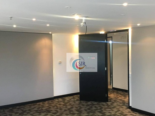 Sala comercial de 284 m² com 10 vagas de garagem, piso elevado com carpete, forro modular  - Foto 4