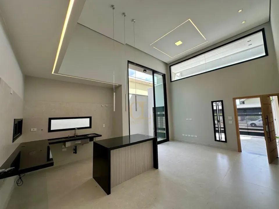 CASA MODERNA À VENDA COM SUÍTE E SISTEMA INTELIGENTE