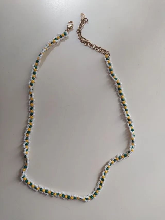 Colar de margaritas da Renner