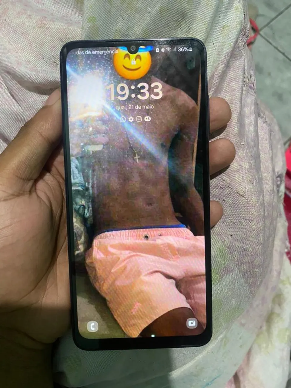 muito bom novo A06 128 GB trco em iPhone! vai com a caixa ir um carregador