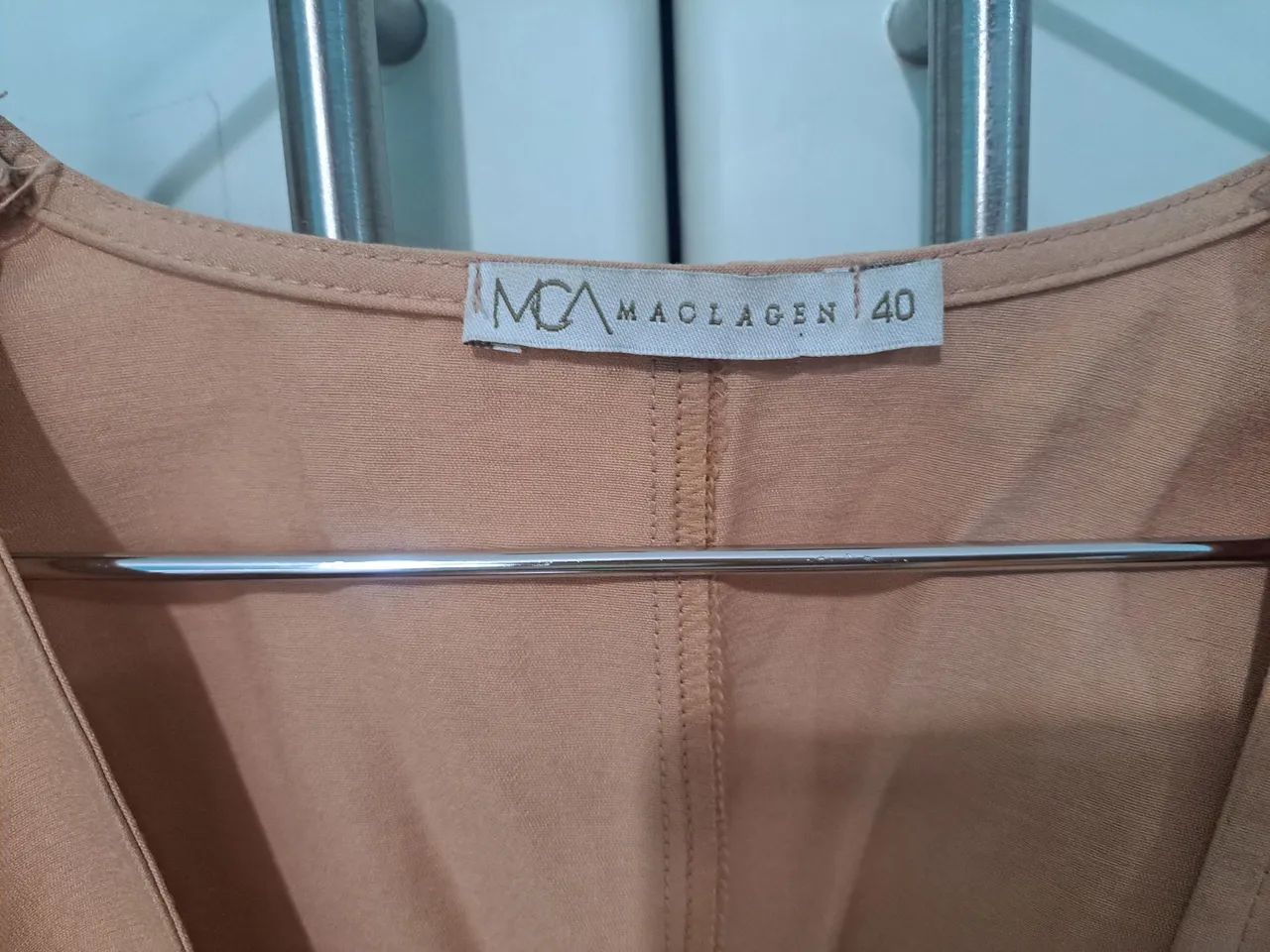 Blusa de Alça com Decote V - Maclagen - Foto 2