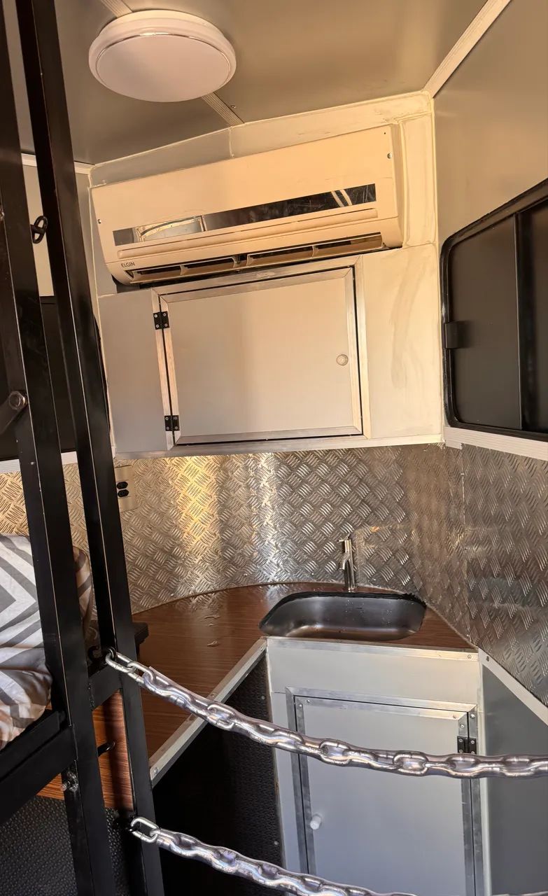 Trailer Reboque para Cavalos, Vaquejada completo de luxo! - Foto 4