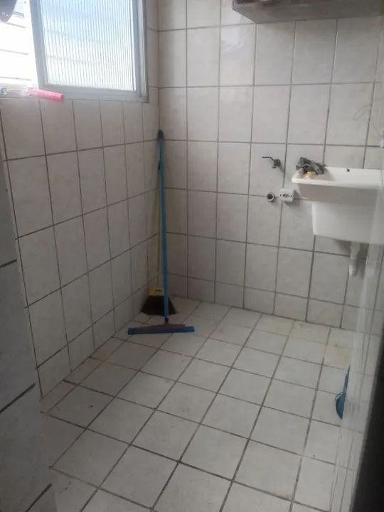Apartamento com 3 quartos, 2 banheiros e varanda - Foto 7