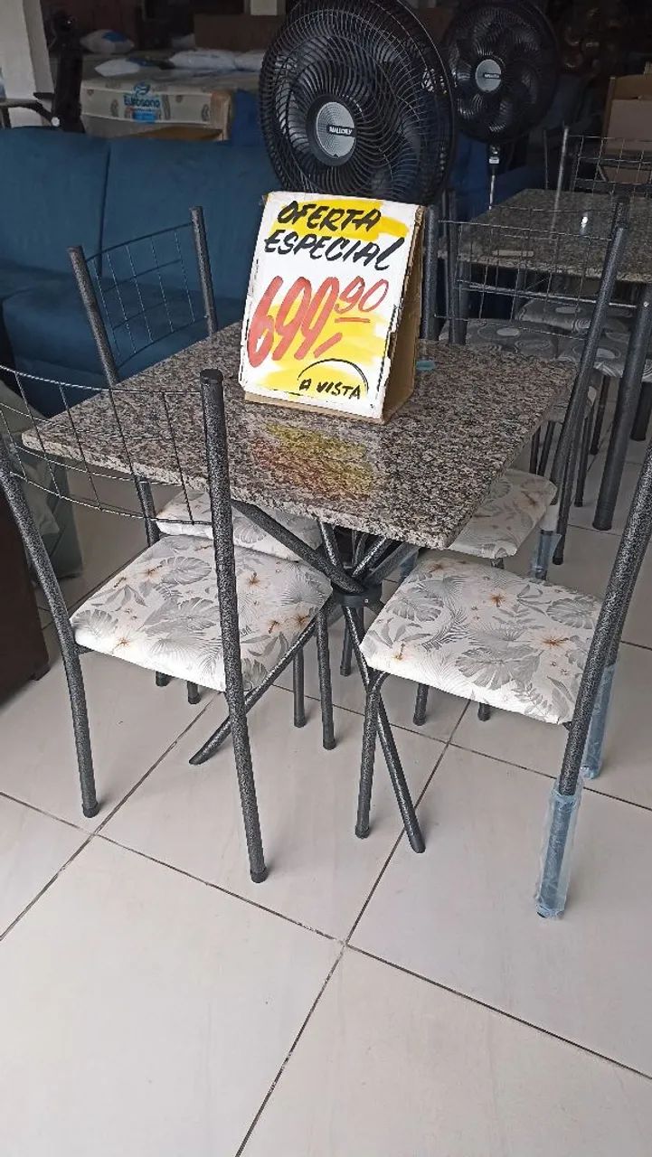 Mesa de Jantar em Granito com 4 Cadeiras