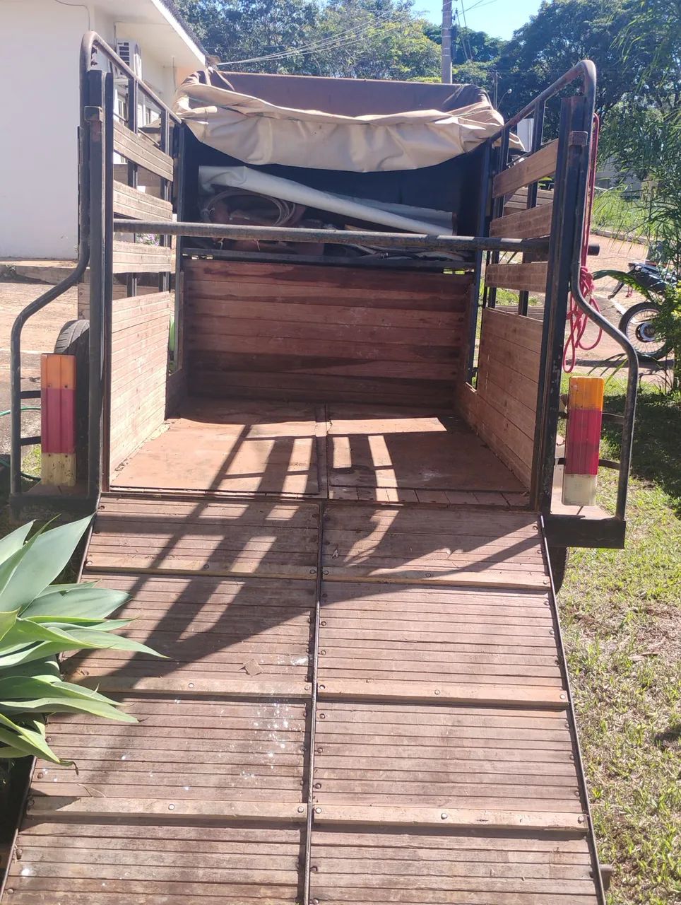 Trailer/ Carretinha trucada para transporte de animais - Foto 3