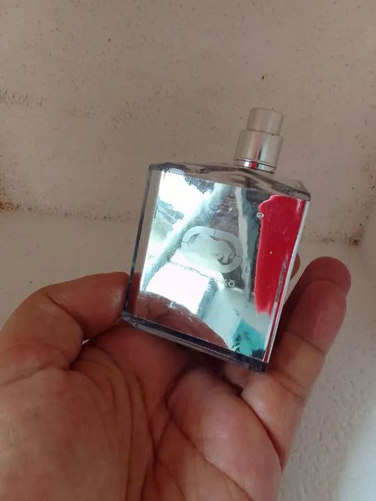 Perfumes importados e nacionais - Coleção vidros vazios - Foto 2