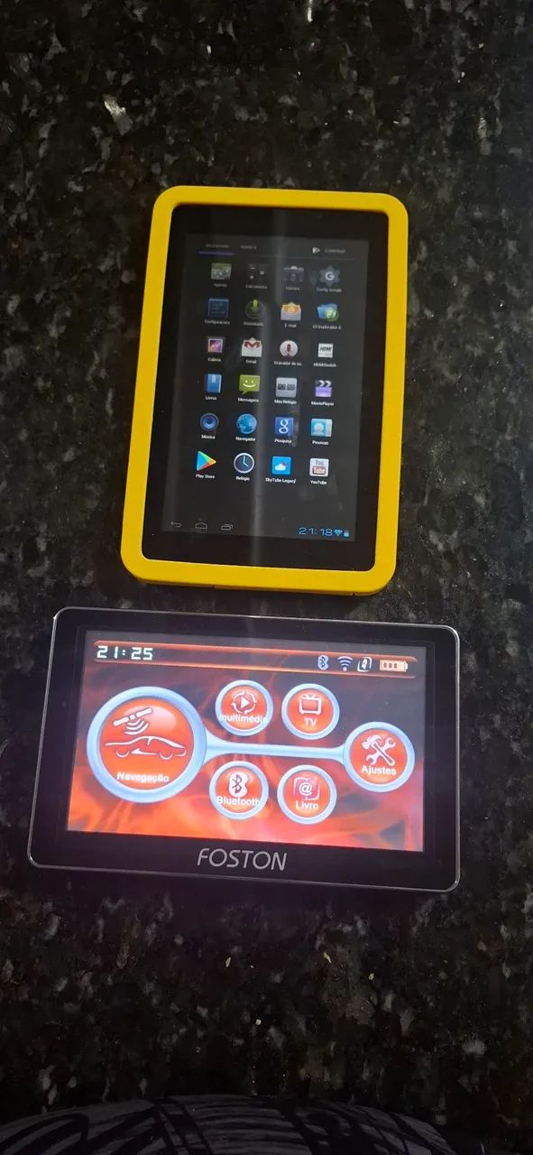 Dois tablet funcionando 