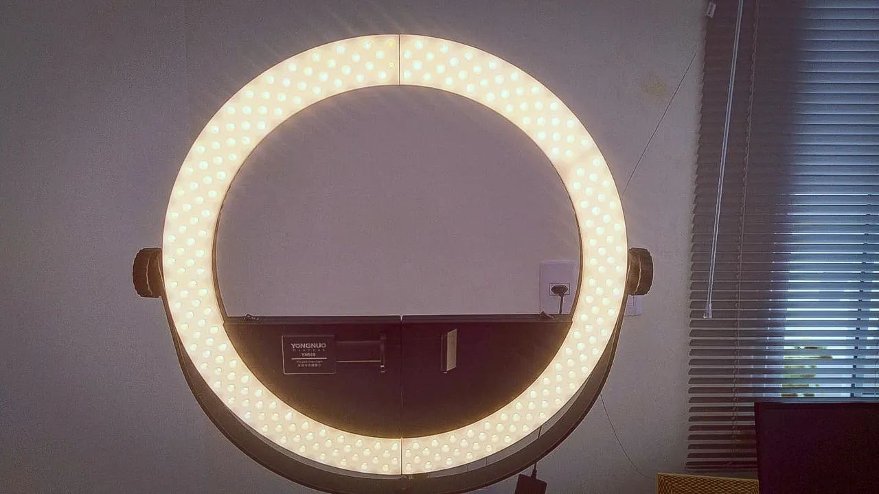 Vende-se Iluminador  Ring Light Yongnuo Yn508 Led + Fonte + Tripé - Foto 4
