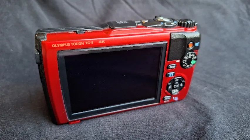 Câmera à prova d'água Olympus TG-5 Vermelha - Ótimo estado