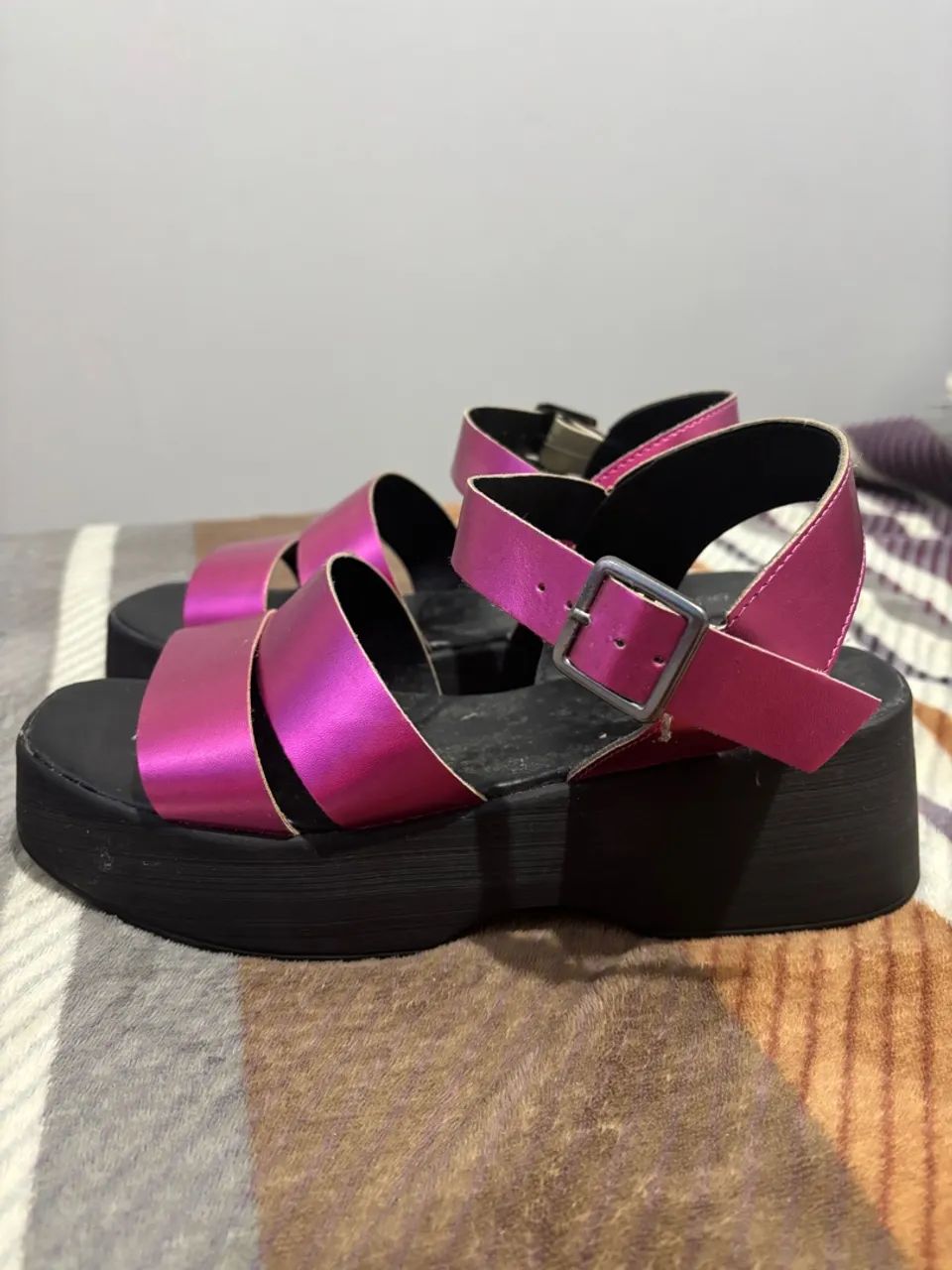 Sandálias Plataforma Rosa Vibrante