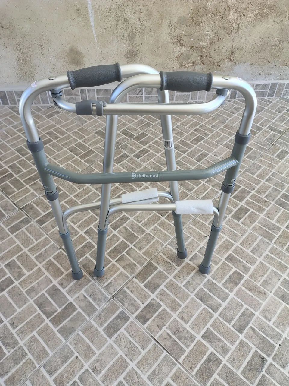 Andador em alumínio novo sem uso - Foto 5