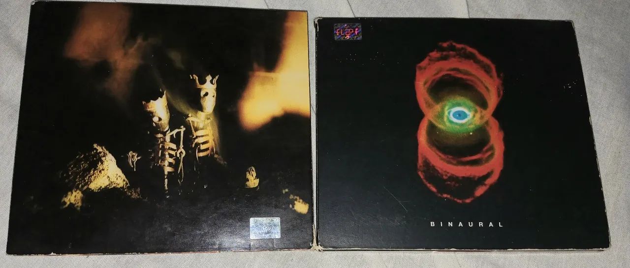 2 cd's Pearl Jam Riot Act/ Binaural