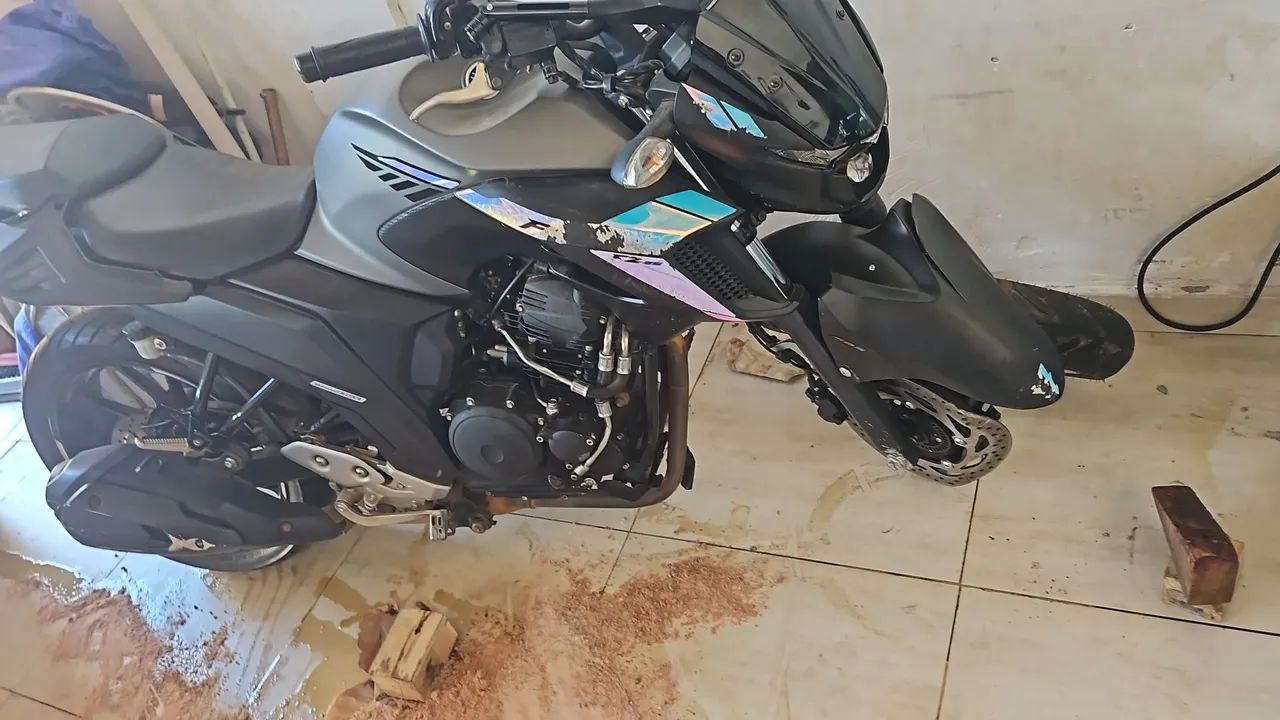 Compramos agio de motos, batidas ou não. 14 partida elétrica 