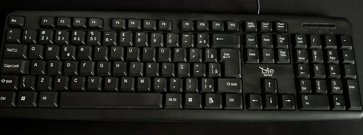 PC + Acessórios Gamer (2 Teclados, Mouse e Headset) - Foto 4