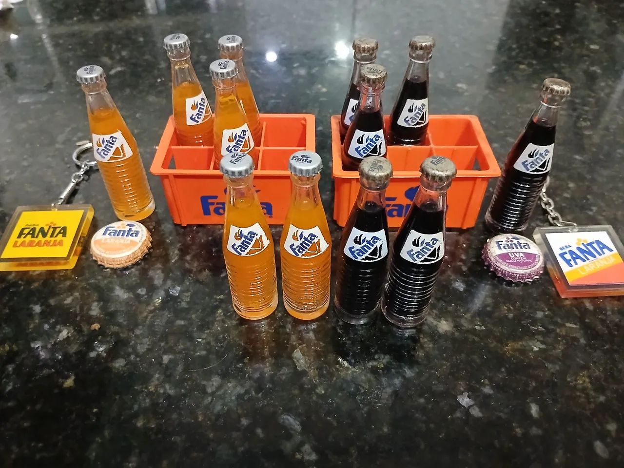 Miniaturas de Garrafas de Fanta - Laranja e Uva anos 80 - Foto 2