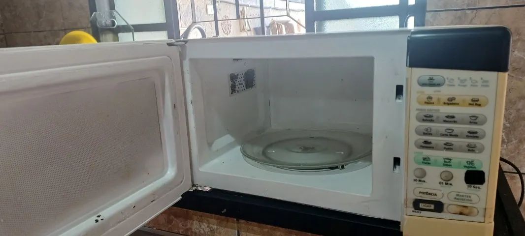 Micro-ondas eletrolux com defeito -220vols-20l - Foto 2