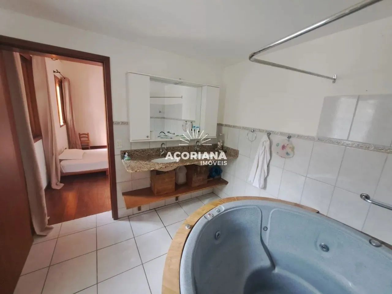Casa para Locação condomínio fechado no coração do Porto da Lagoa com 4 Suítes, com acesso - Foto 10