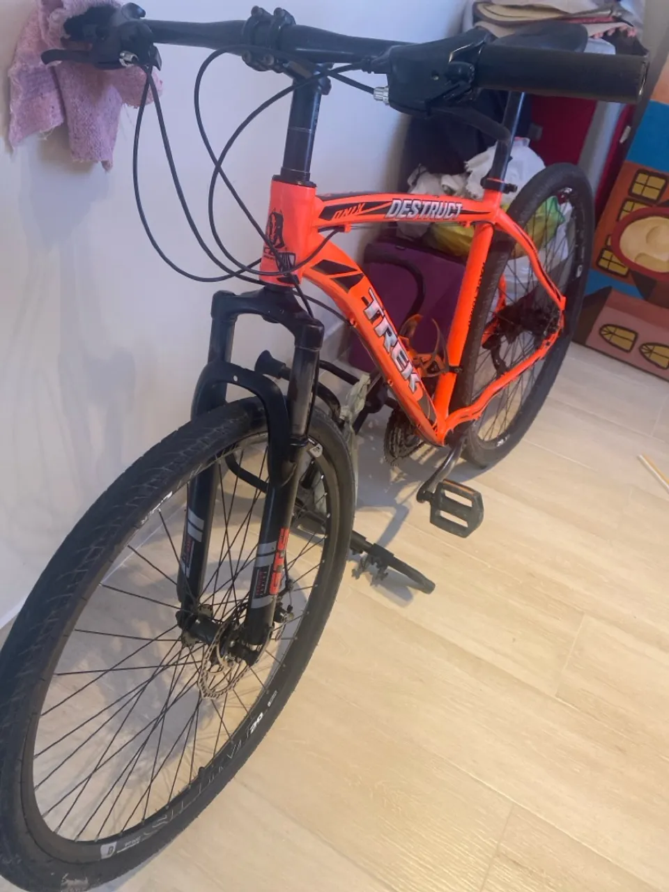 Bicicleta Aro 29 Trek Destruct