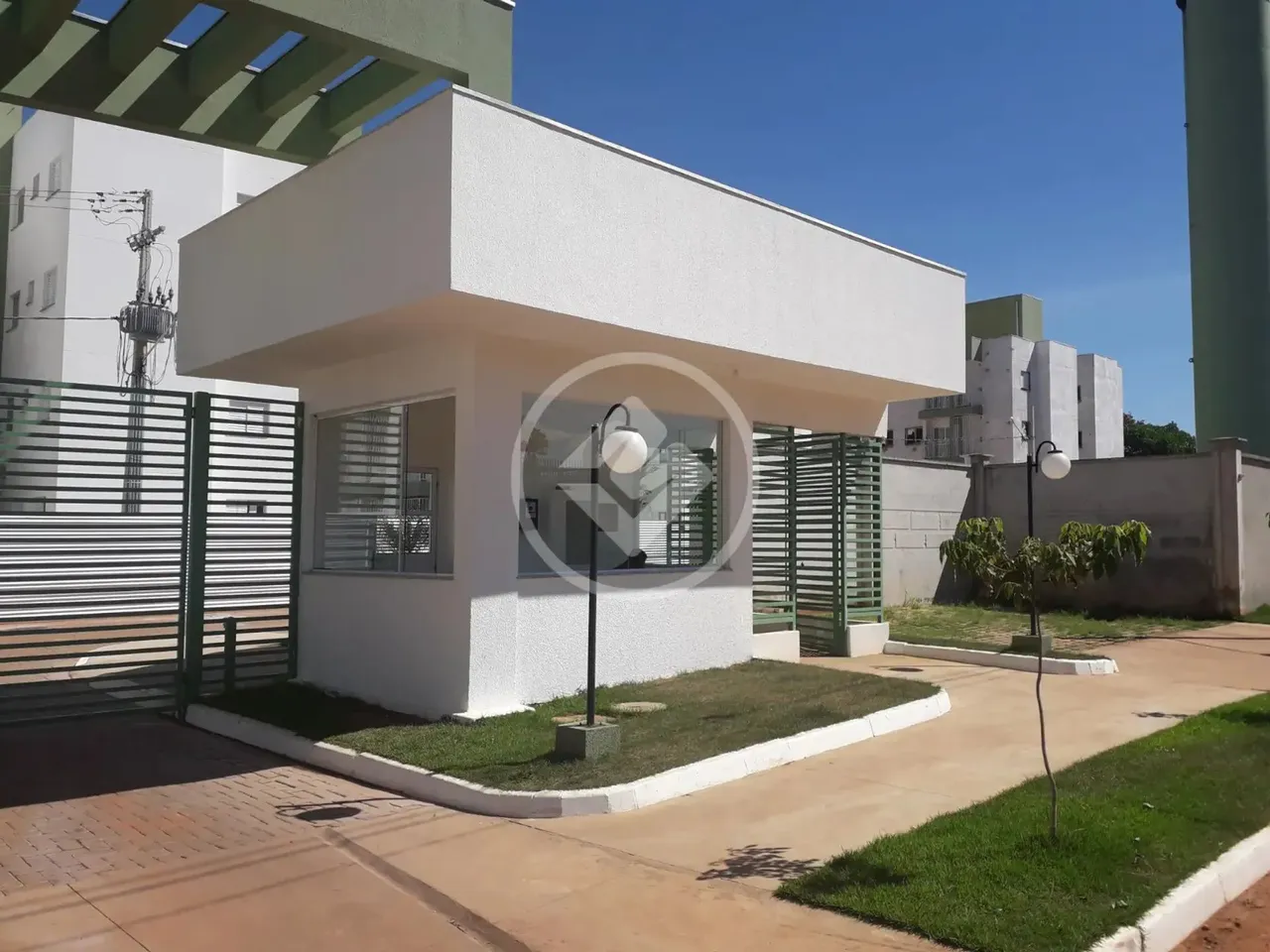 Apartamento no Residencial Green Ville com 2 quartos cozinha com pia de granito com armári