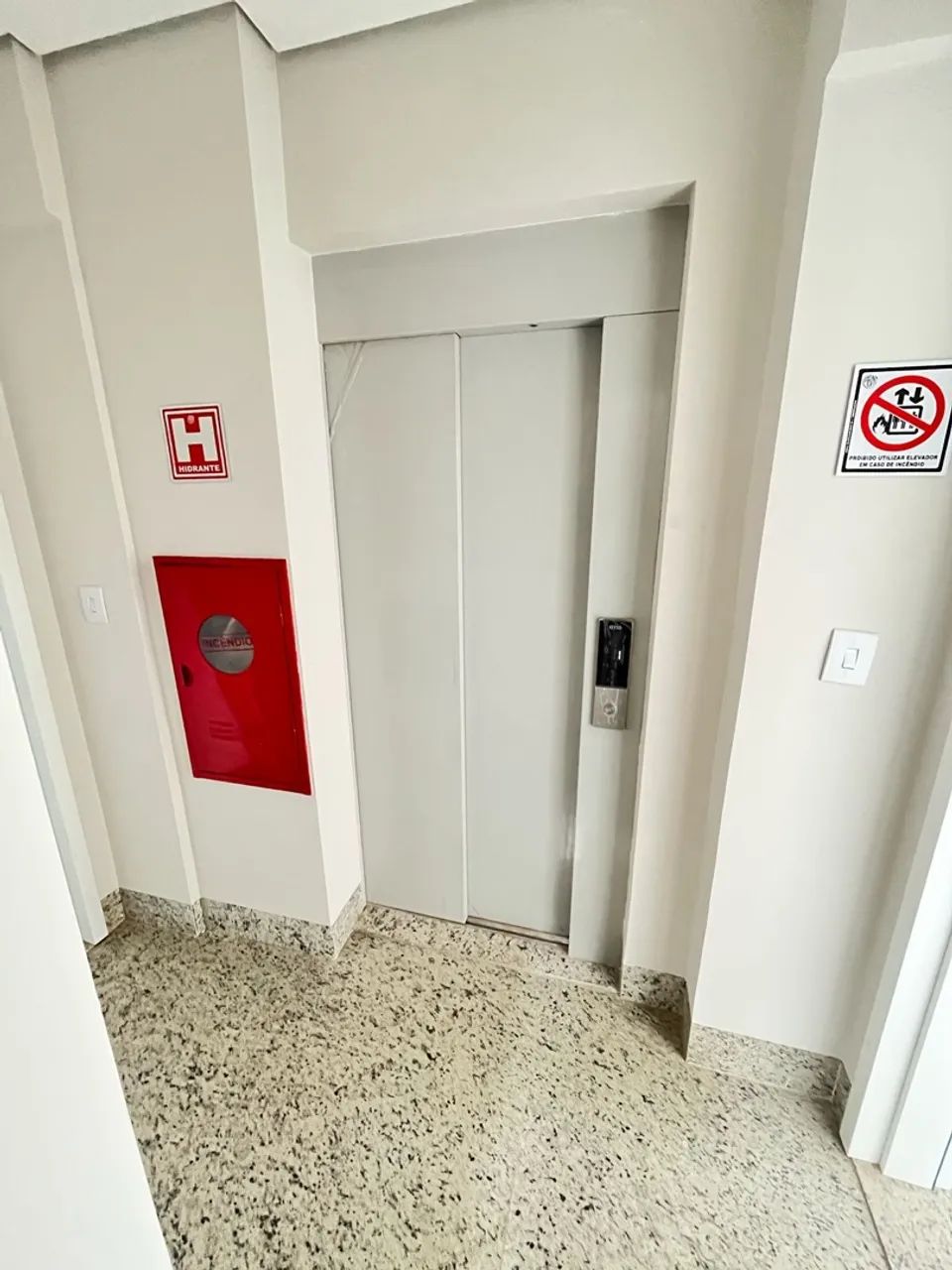 Apartamento e cobertura Bairro Santa Monica 