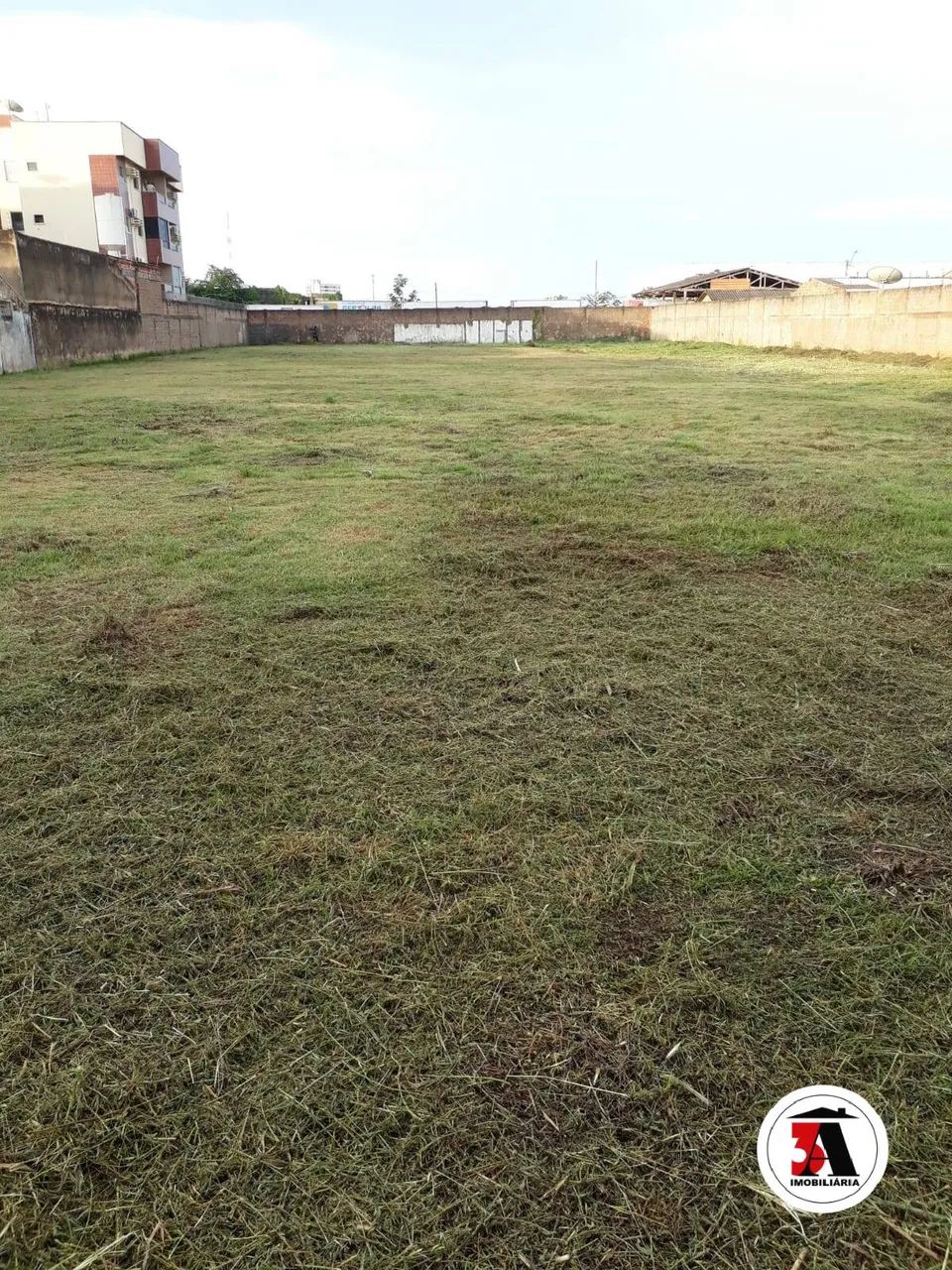 Área 3.456,43m2 Próximo ao Trevo do Roque