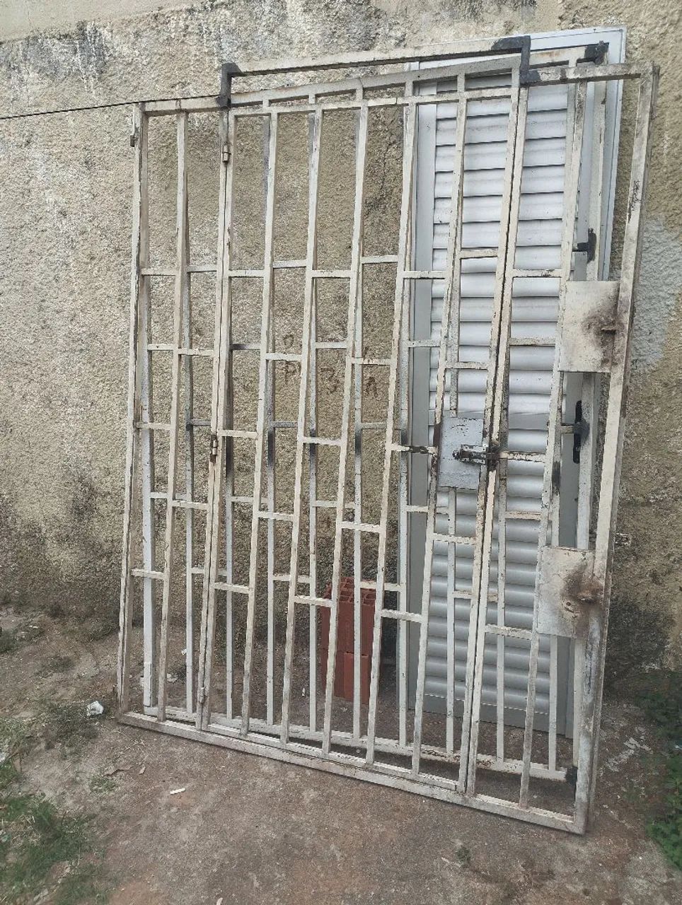 Iron gate64319461376515123