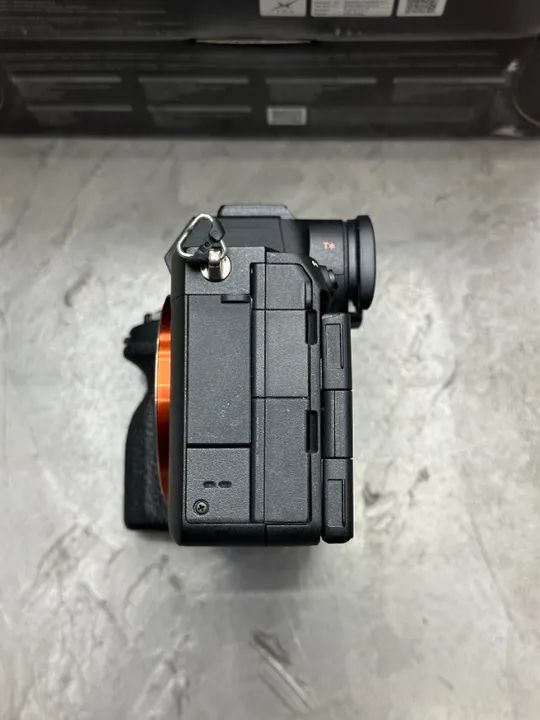 Câmera Sony Alpha A7R V ILCE-7RM5 - Foto 4