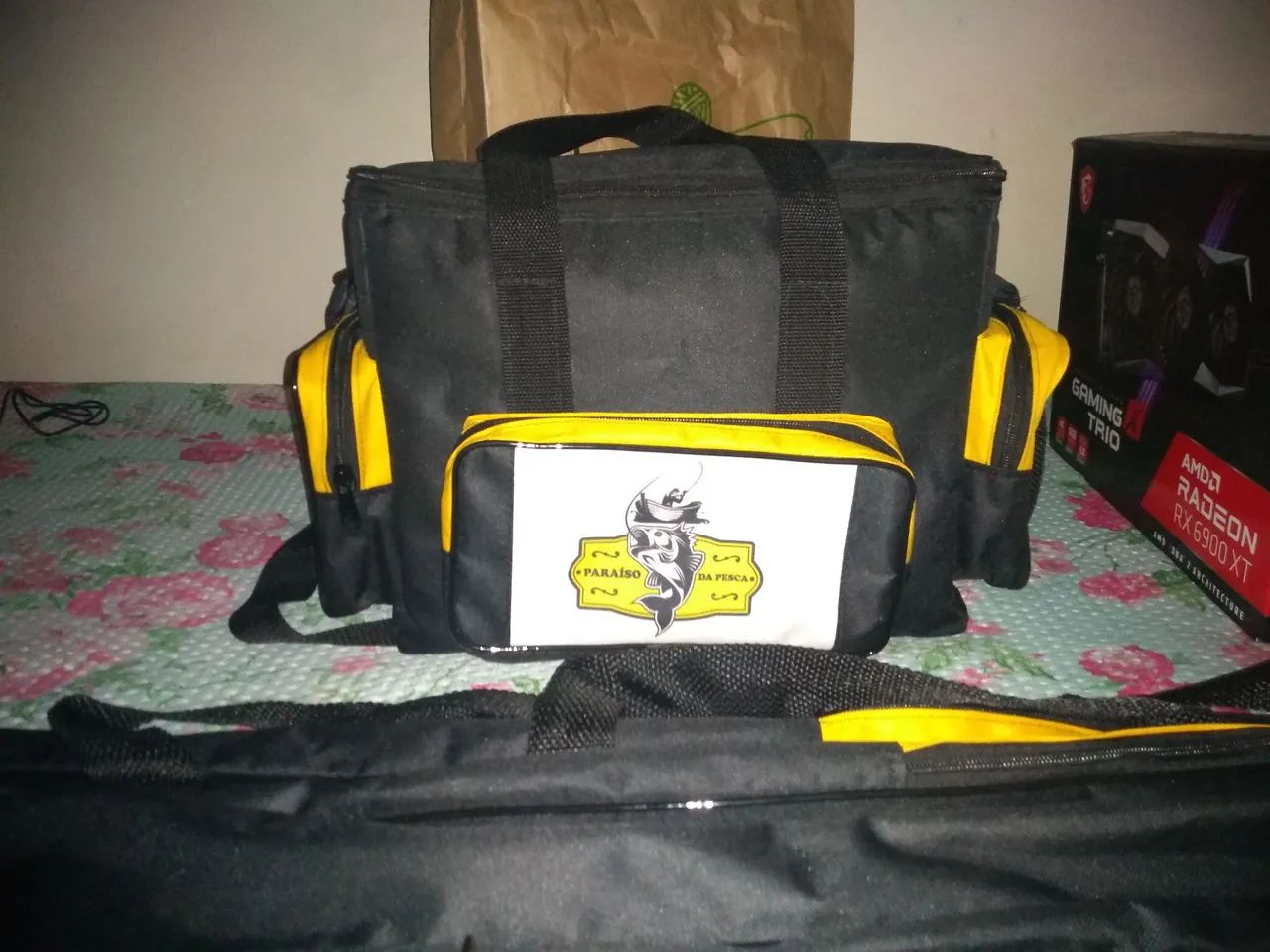 Bolsa de Pesca Paraíso da Pesca com todo o conjunto 2 vara de pesca e 2 molinete.