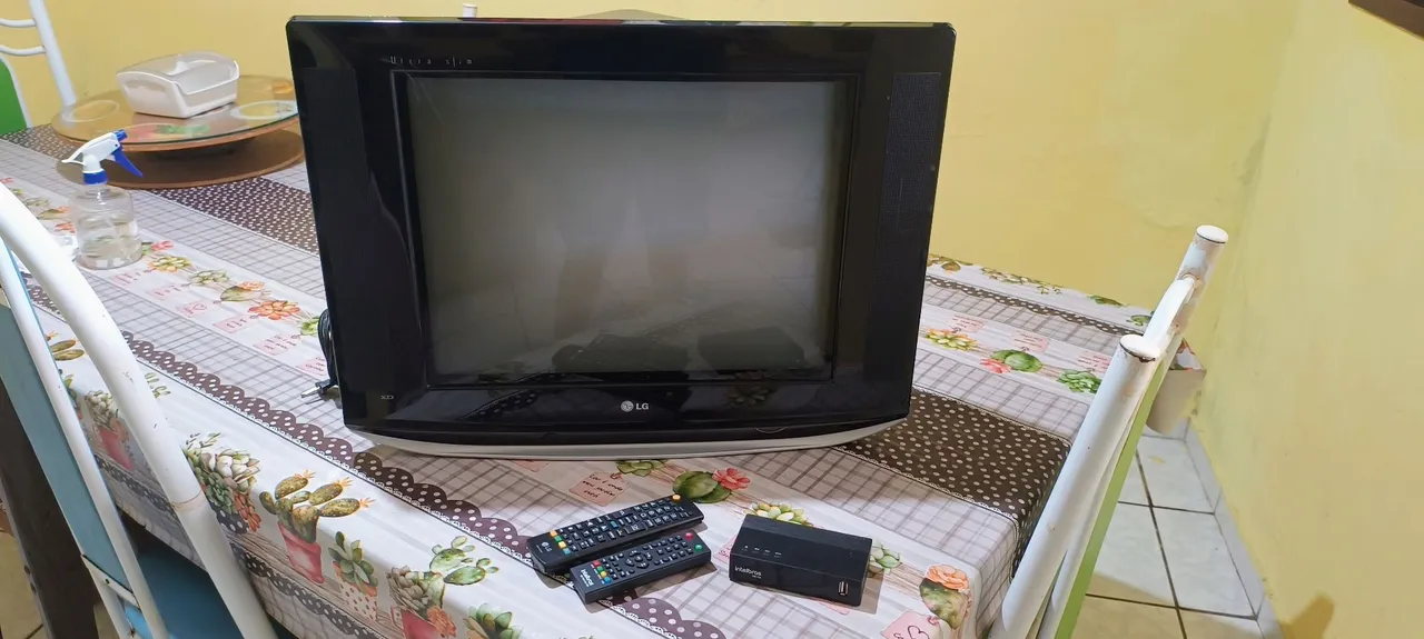 "tv de tubo" - TVs no Brasil