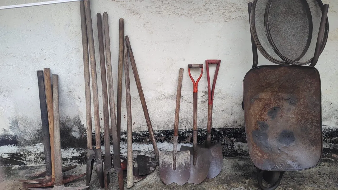 Ferramentas para Construção - escolha 3 por $ 100