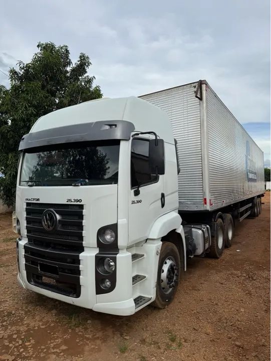 VW 25390 Constelattion 2013 Carreta Baú 30 Paletes 2011 OPORTUNIDADE