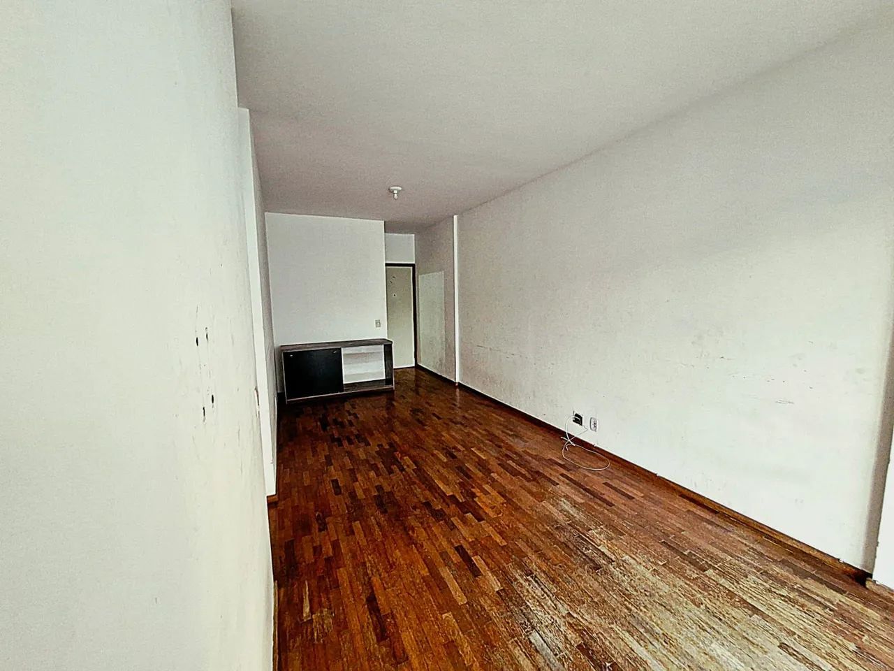 Apto 2 quartos com dependência completa - Foto 4