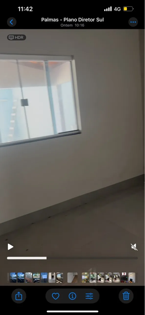 Quarto de casa com banheiro