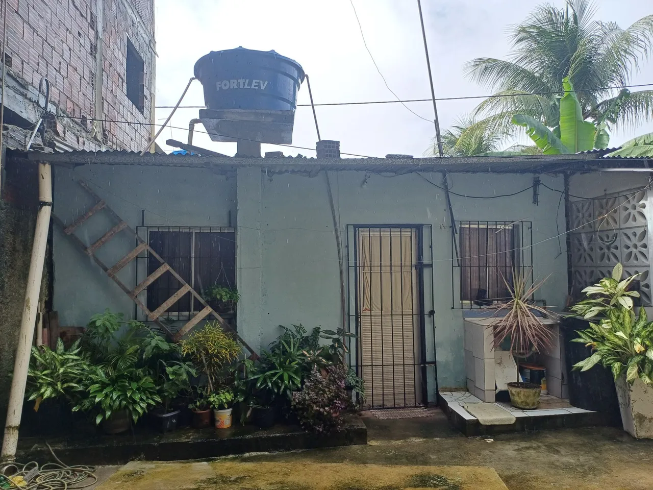 Vendo casa em candeias..