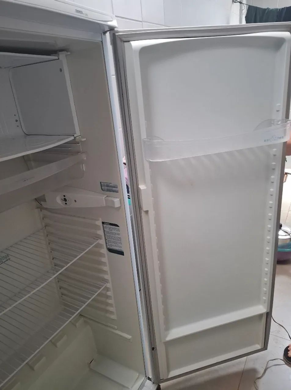 Geladeira Modelo Antigo ,Marca Dako - Foto 6