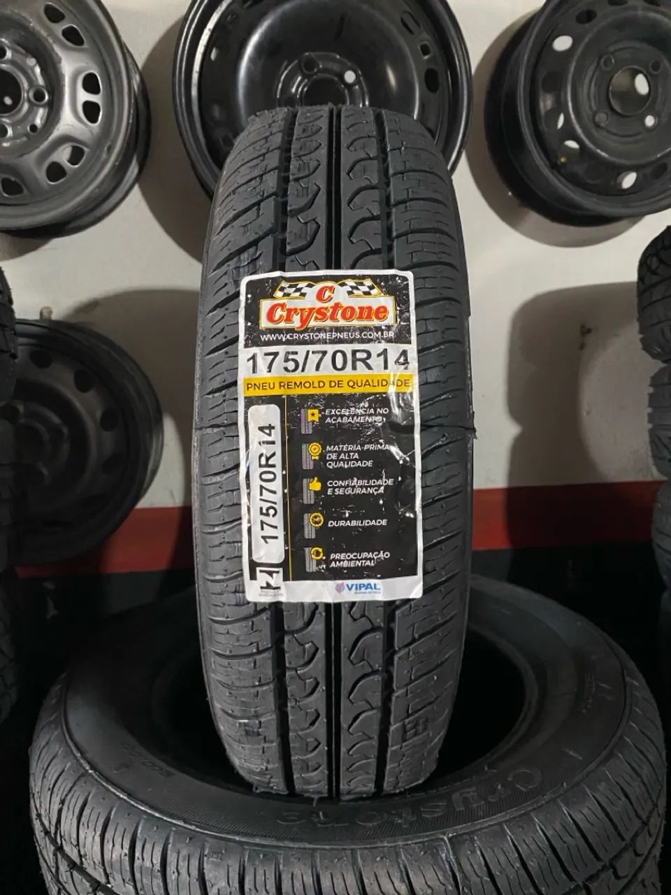 01 Pneu Crystone 175/70R14 Remold