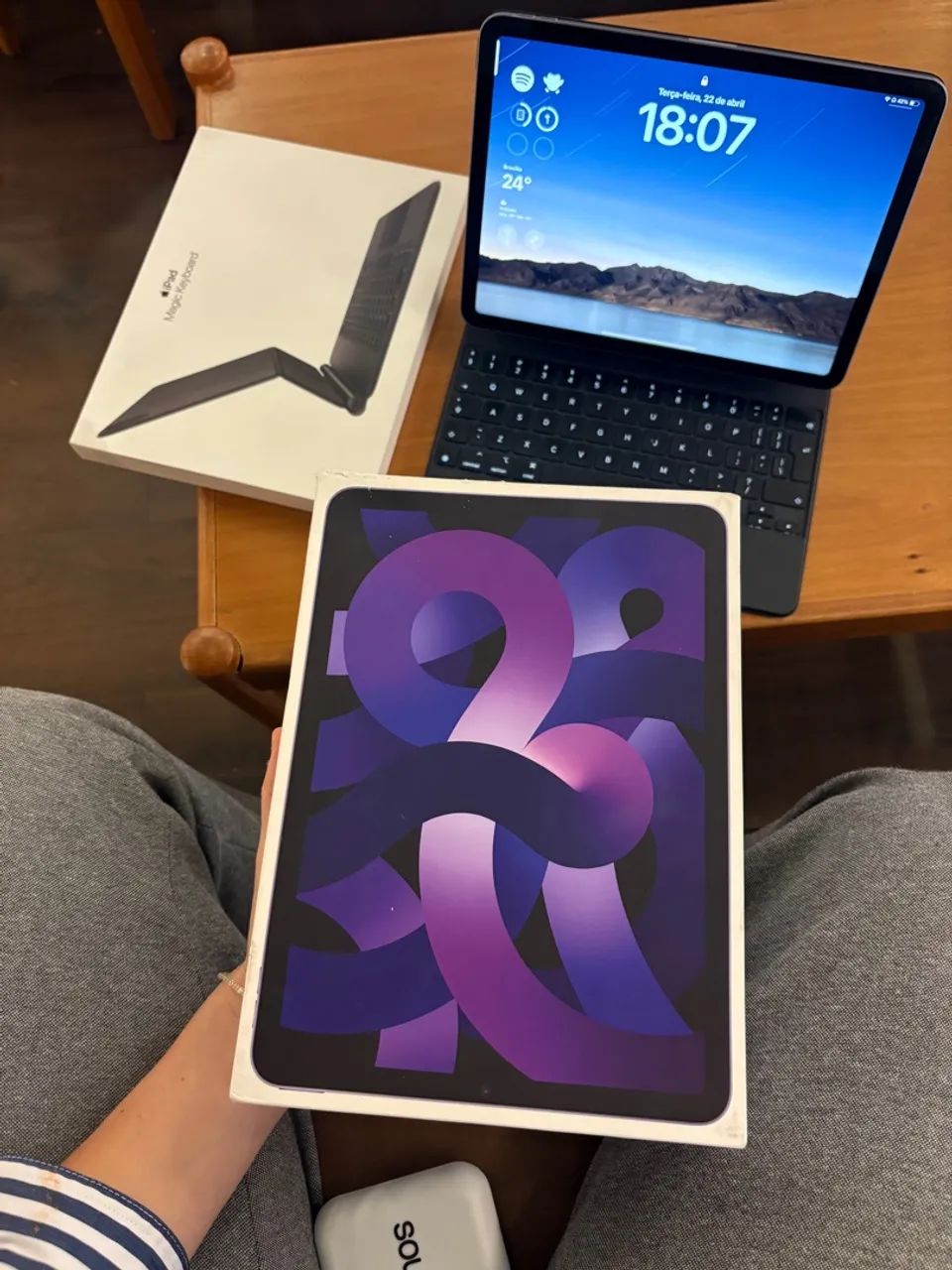 iPad Air 5 com teclado e capa - Foto 4