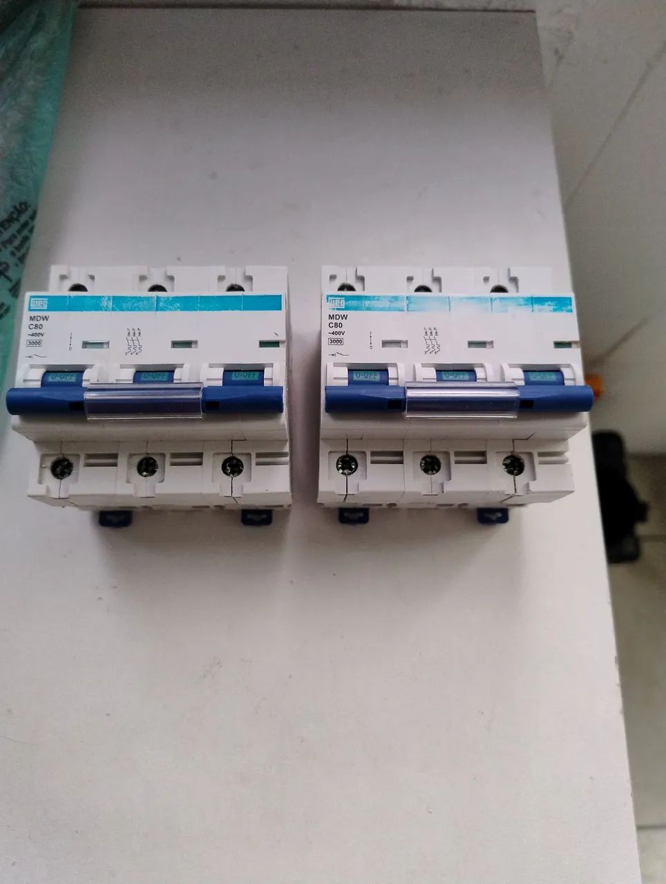 Disjuntor tripolar wegMDW-C80-3