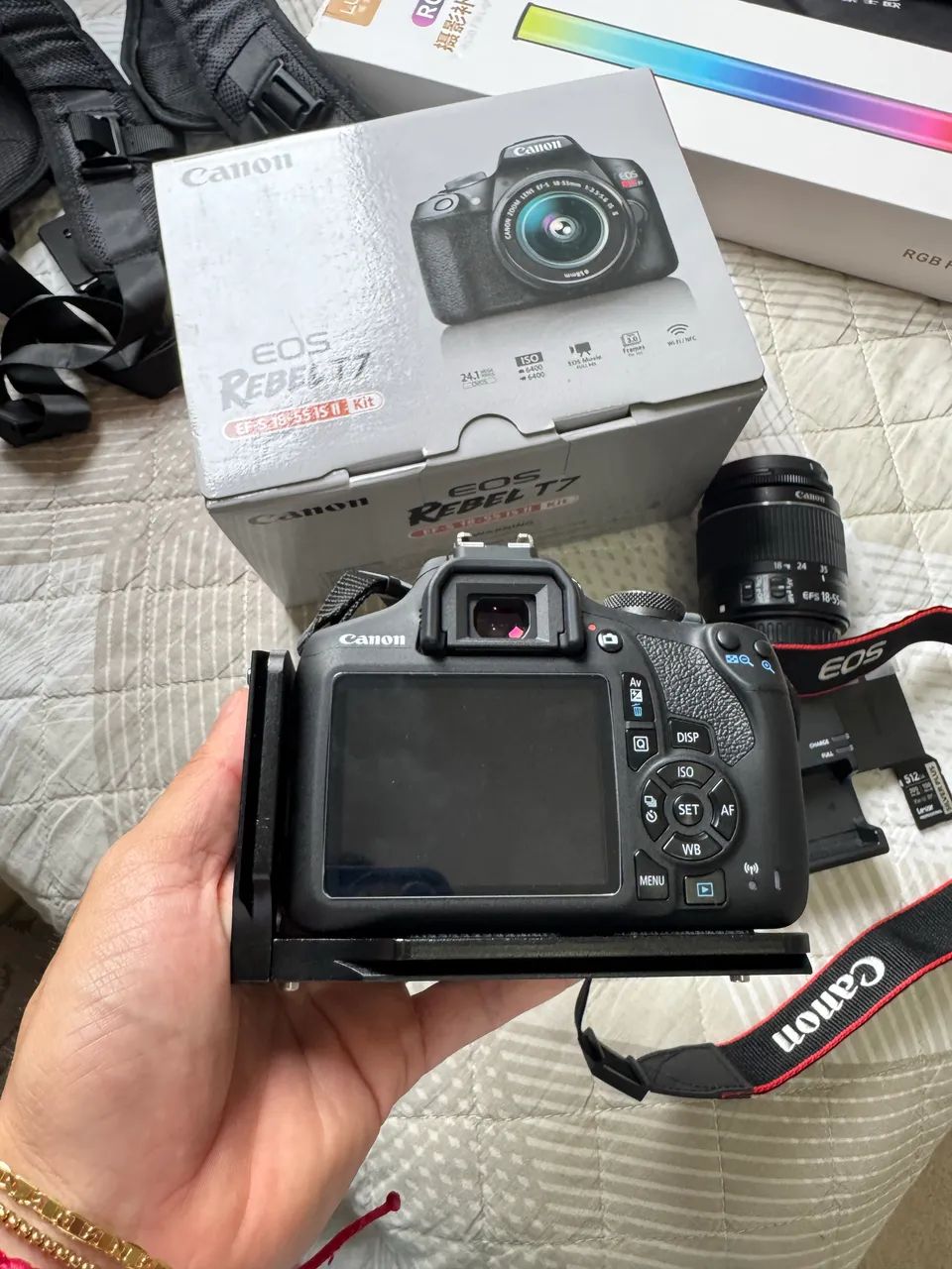 Canon T7 + Cartão 512GB Silver Plus + Acessórios - Quase Nova! - Foto 2