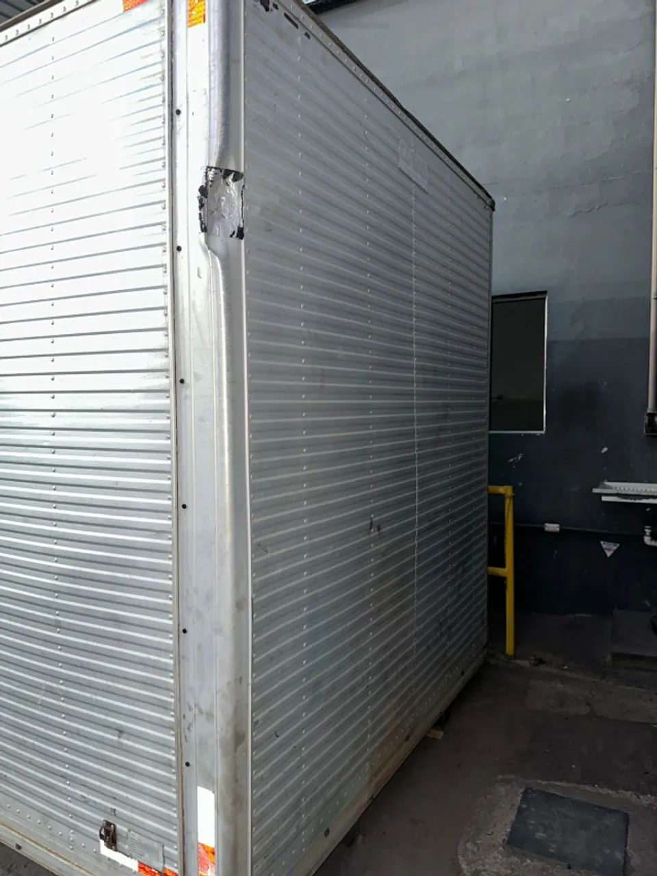 Medidas Bau alumínio : 5,20 x 2,50 x 2,80 altura - Foto 5