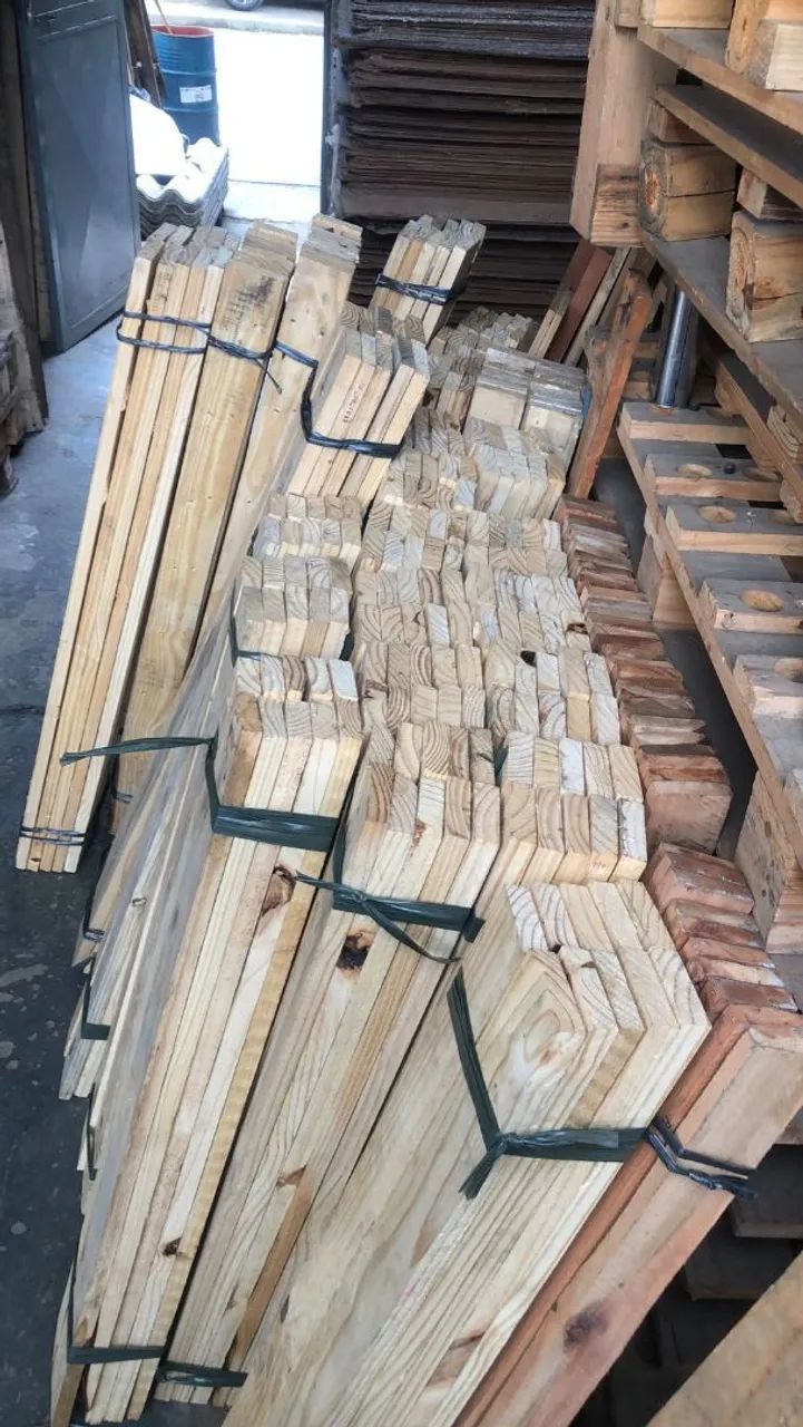 Madeira para comércio - Prateleiras e expositores - Foto 3